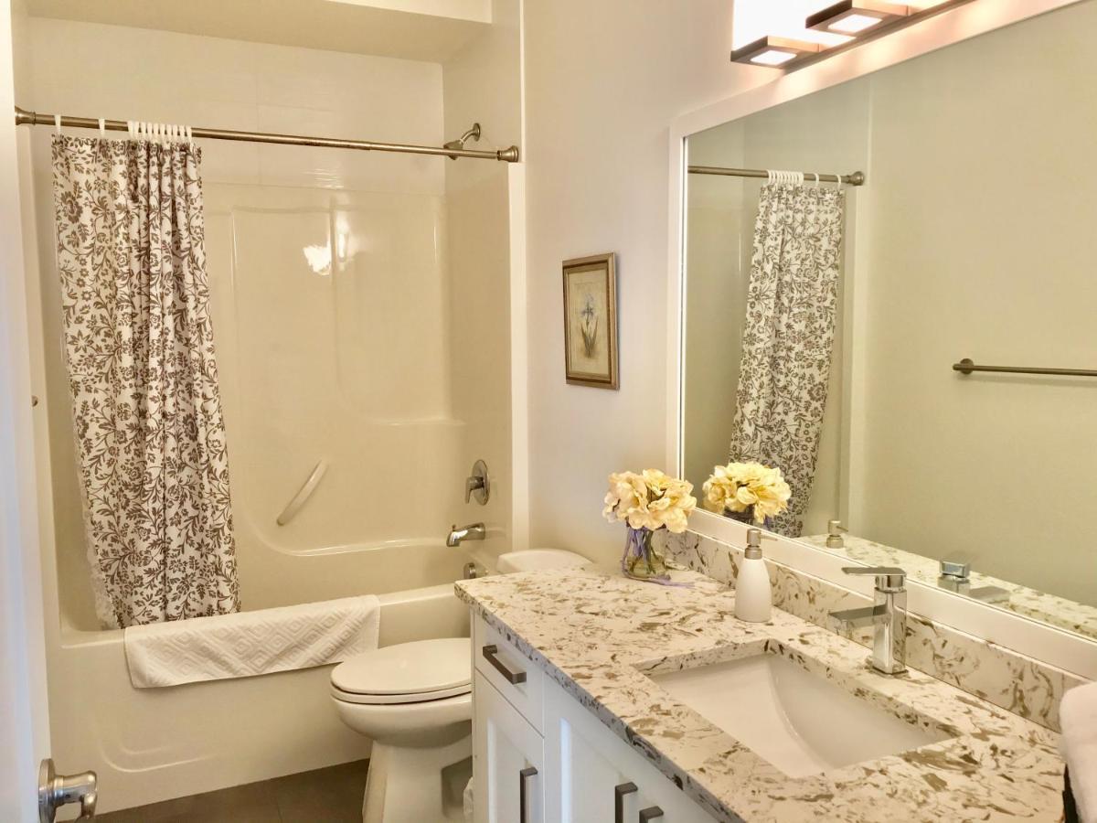 Ocean Melody Vacation Rooms Нанаймо Екстер'єр фото